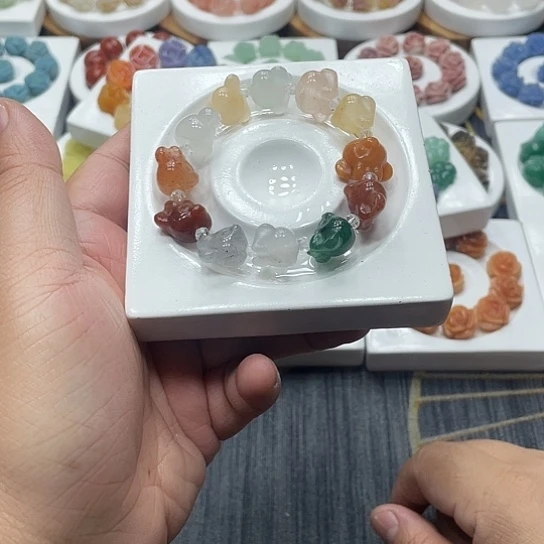 石英质玉（非洲翠）合金手串