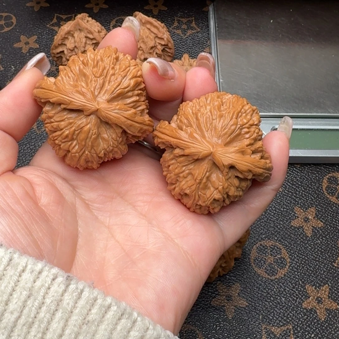 文玩核桃把件45白MO4O