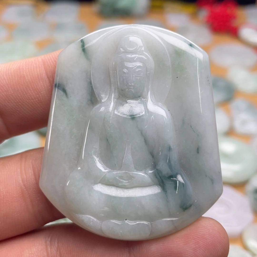 翡翠未镶嵌颈饰观音