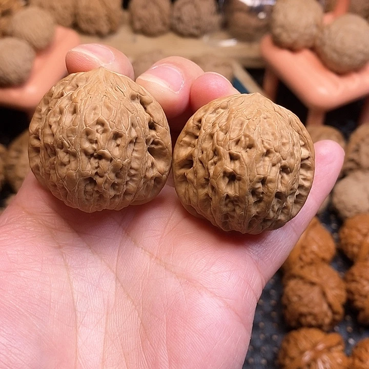 文玩核桃吊坠铁锤38