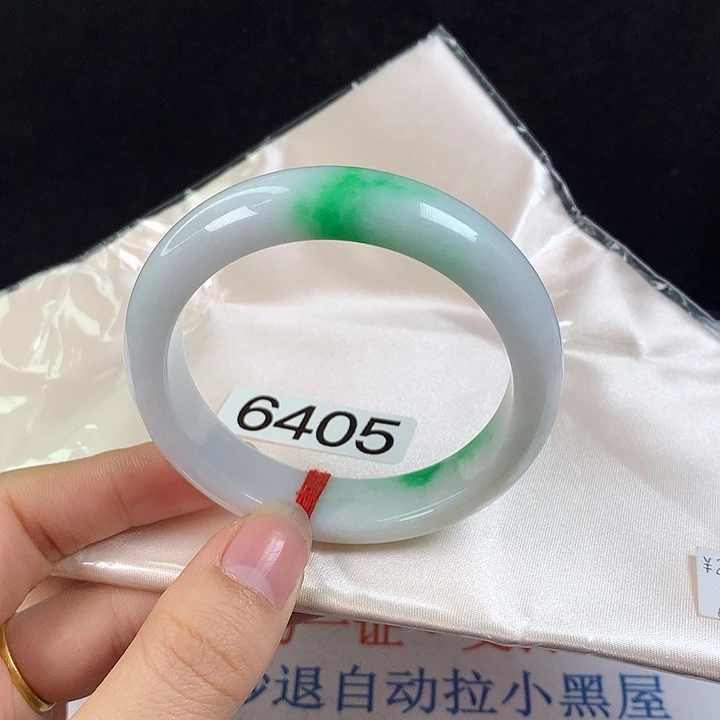 翡翠未镶嵌手镯53圈 经典白底青漏