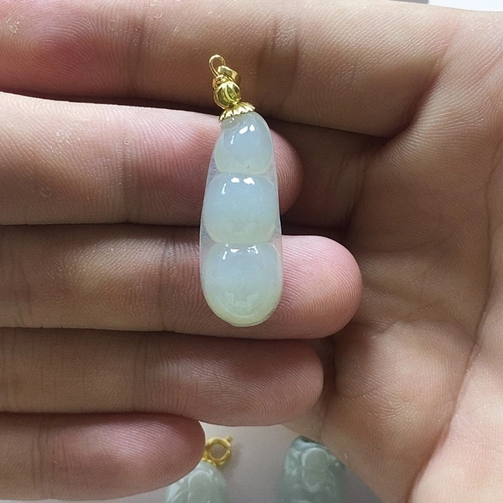 翡翠未镶嵌颈饰天然缅甸a货翡翠