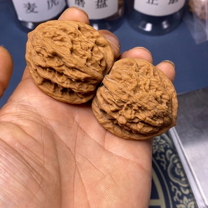 文玩核桃把件42麦虎