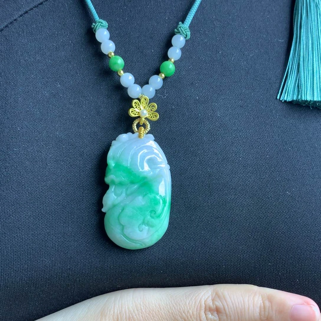 翡翠颈饰未镶嵌翡翠