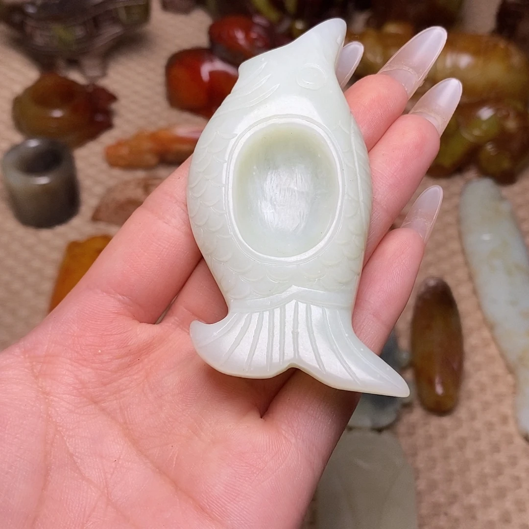 未镶嵌蛇纹石玉颈饰