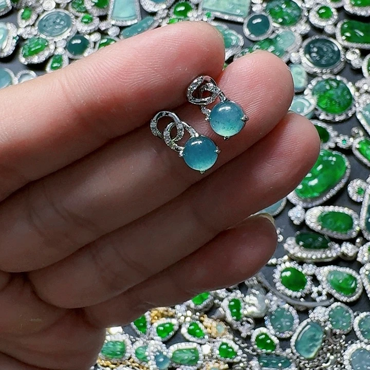 翡翠颈饰未镶嵌天然A货翡翠放漏