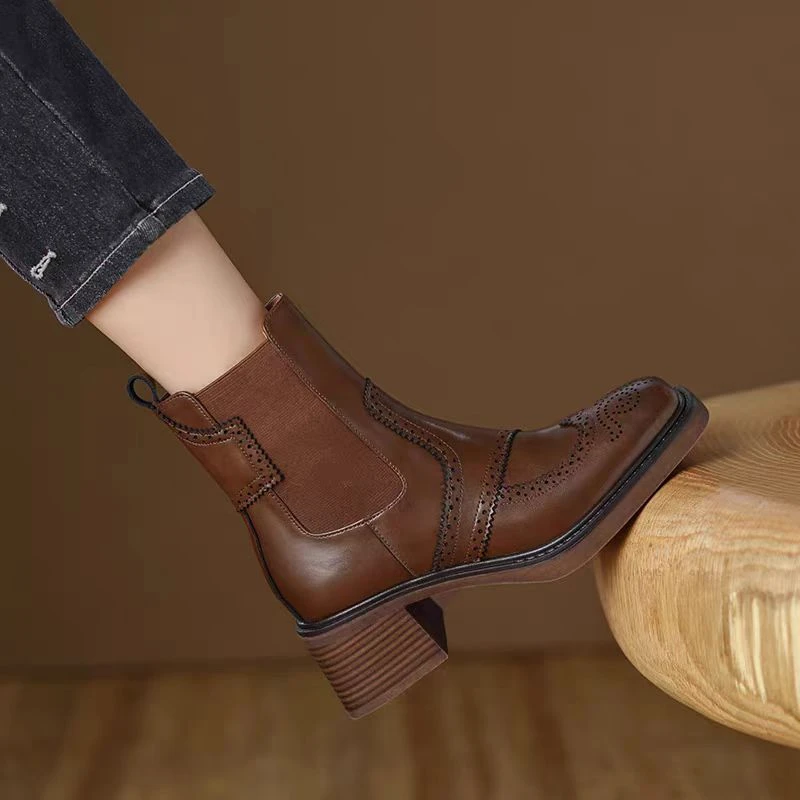 1711  靴子复古港风粗跟女通勤方头时尚短靴高跟厚底套筒