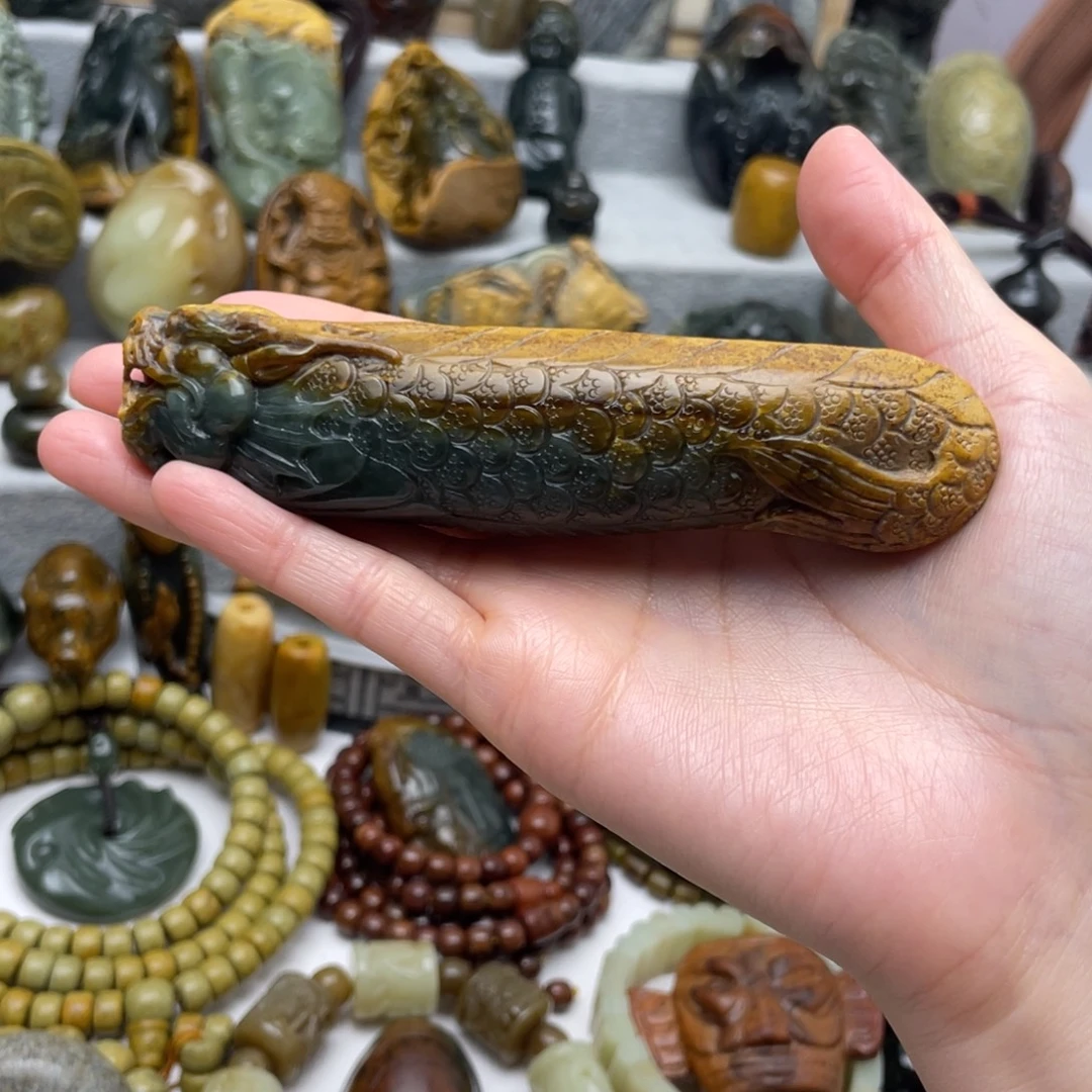 R***W岫岩河磨玉（透闪石质玉）未镶嵌把件