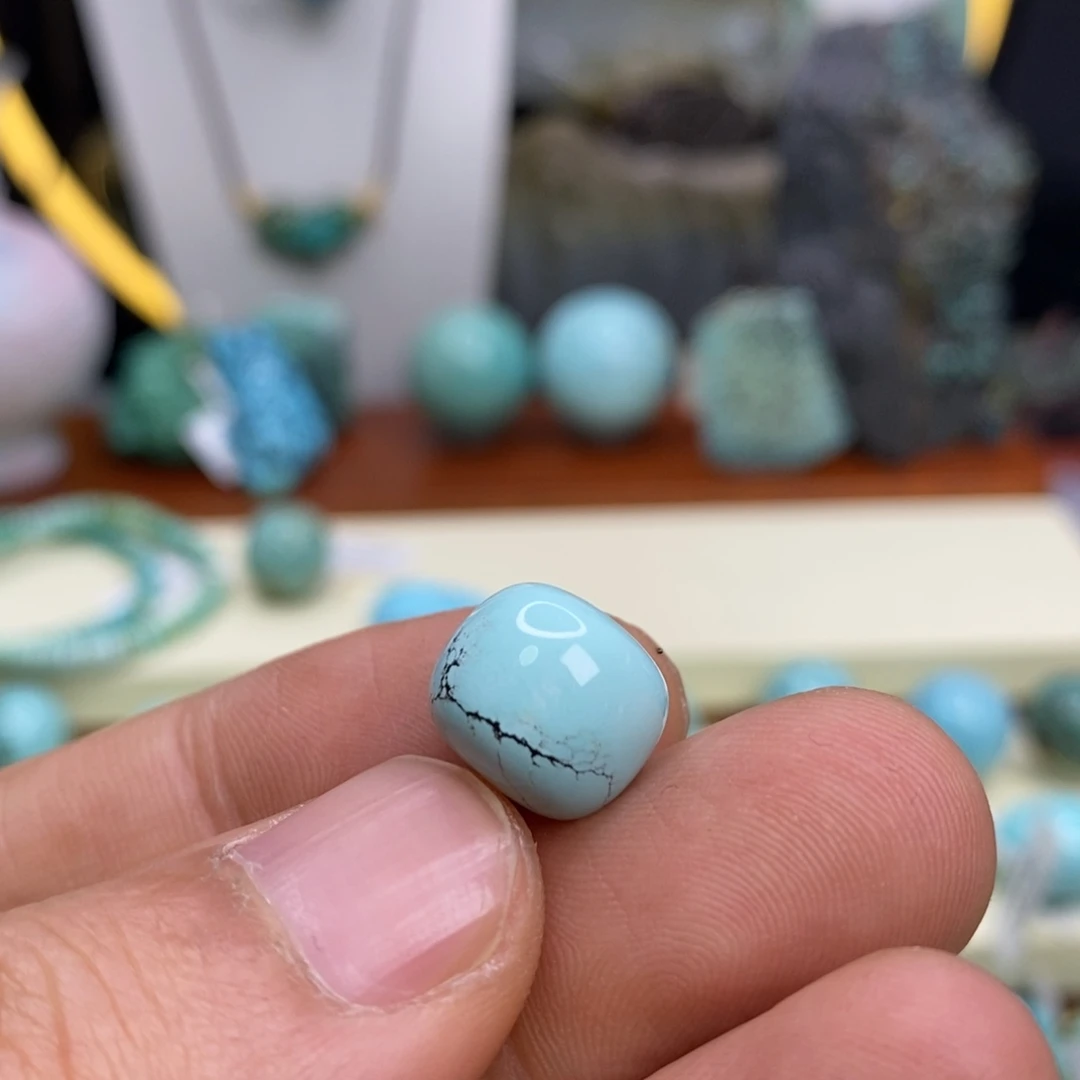 绿松石未镶嵌珠宝奇石12.4×10.9