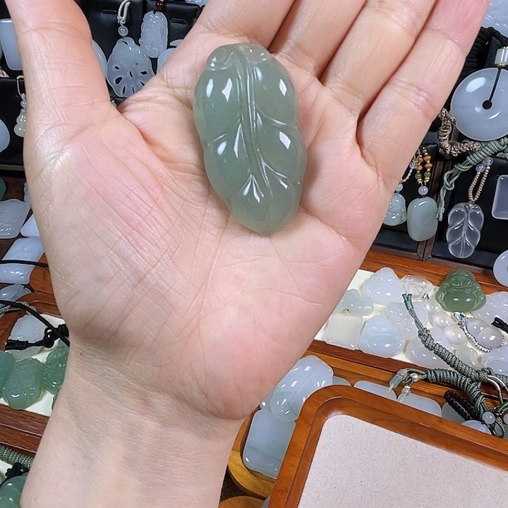 浪***漫石英质玉未镶嵌颈饰