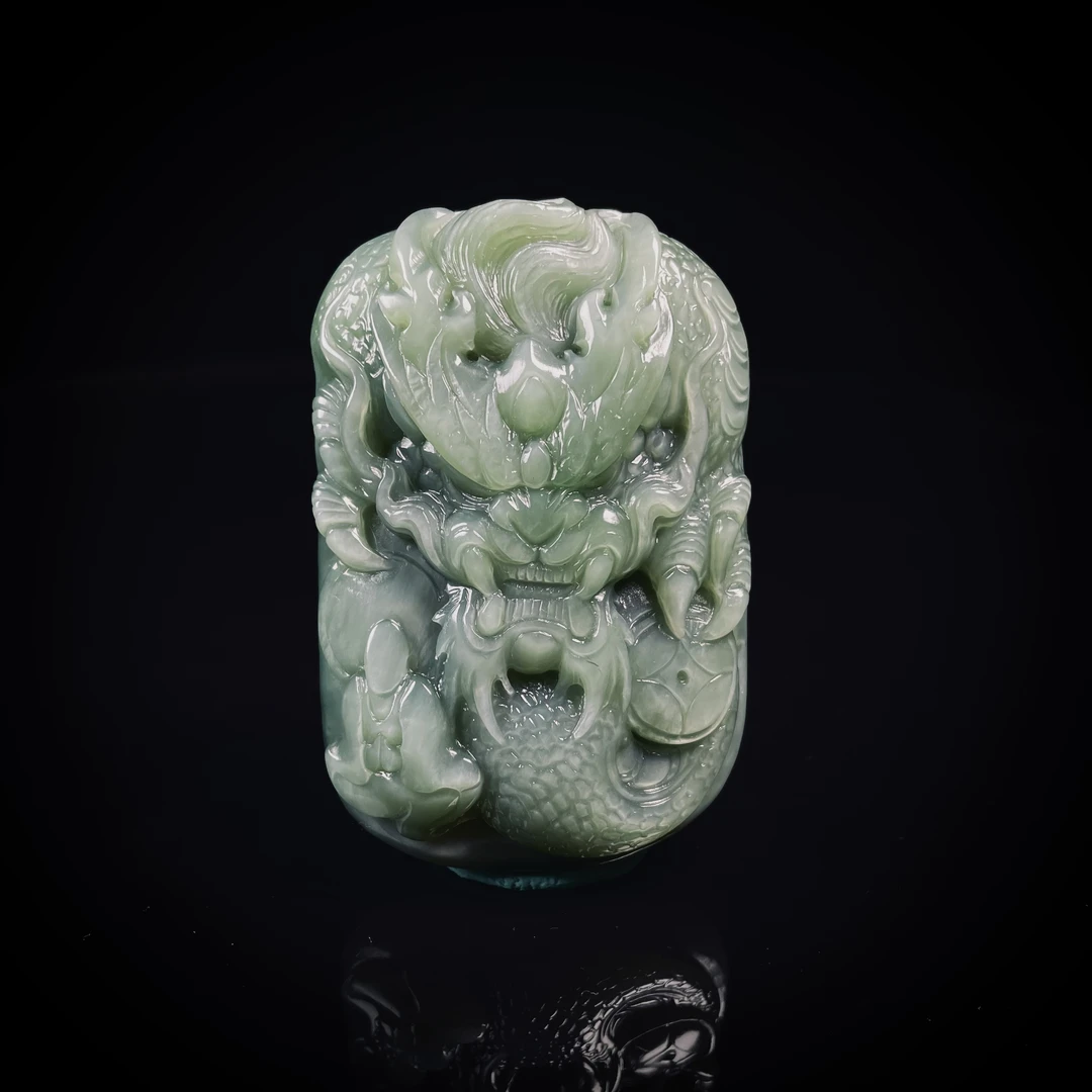 lot3547和田玉龙形把件粉青76*49.7*21.3mm/160.7g/北京世纪