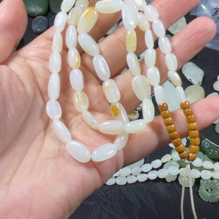 和田玉未镶嵌车挂