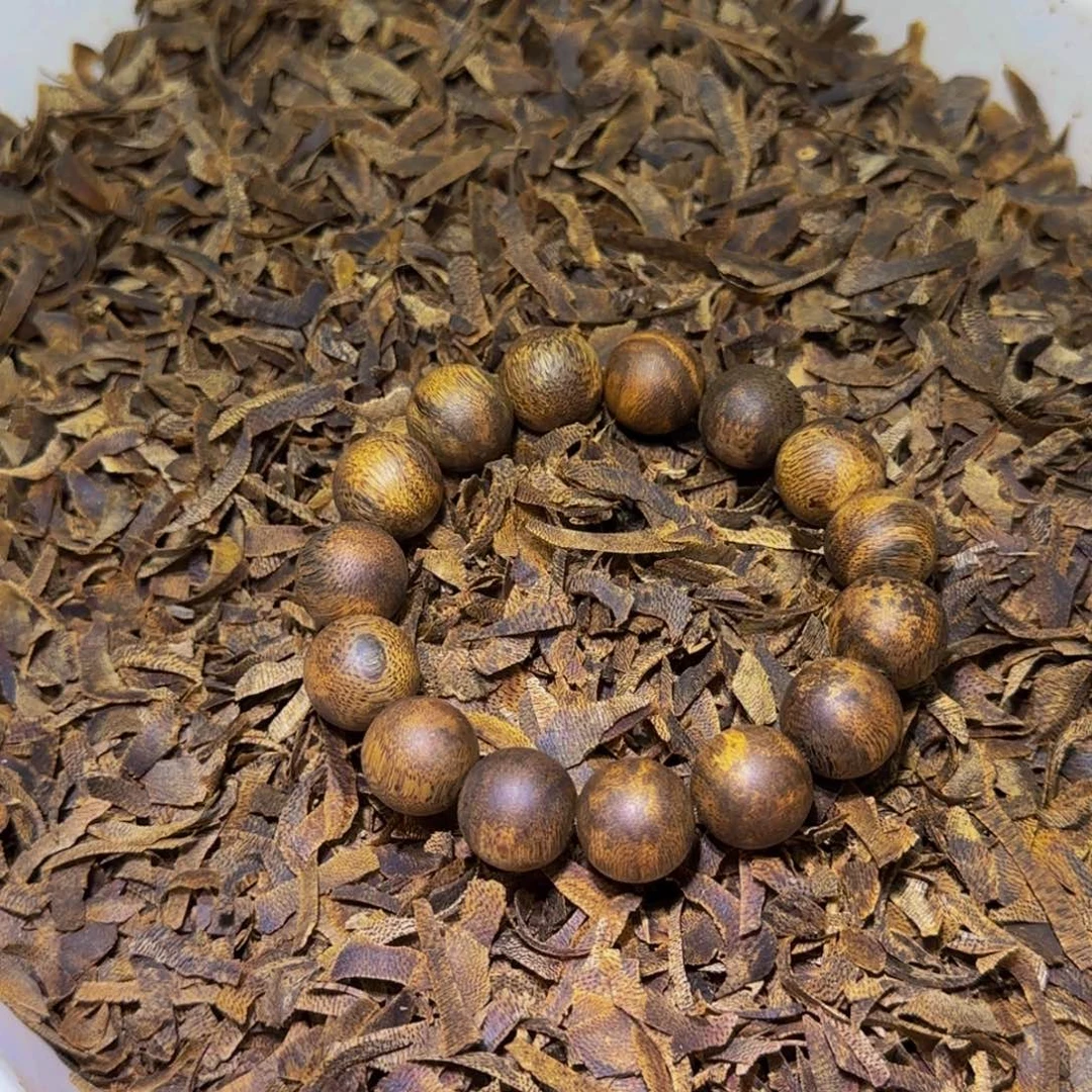 沉香沉香碎屑新****生沉香奇楠卡1.5圆珠红油老料20克