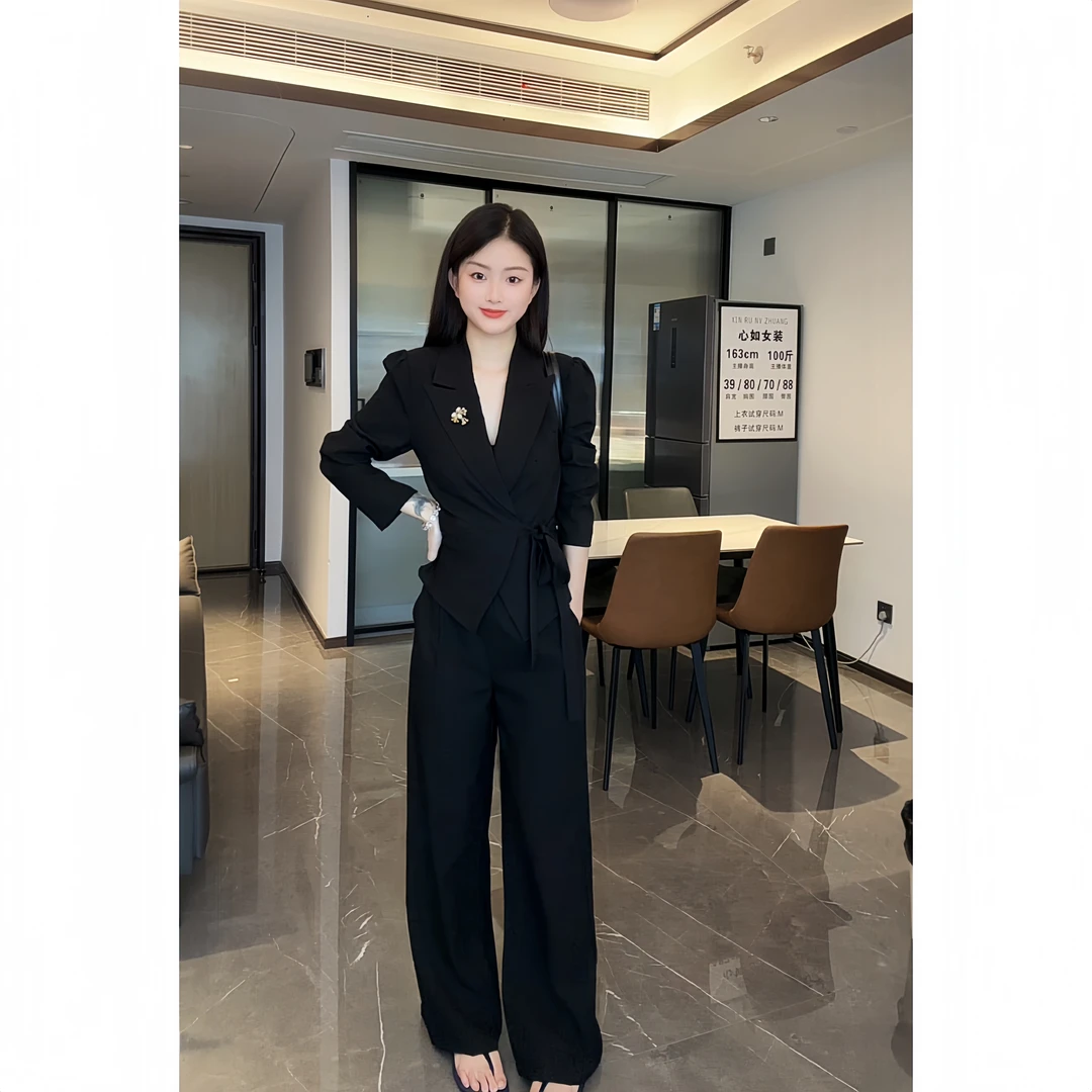 秋季新款时尚套装女气质优雅设计感轻奢显瘦上衣+裤子两件套