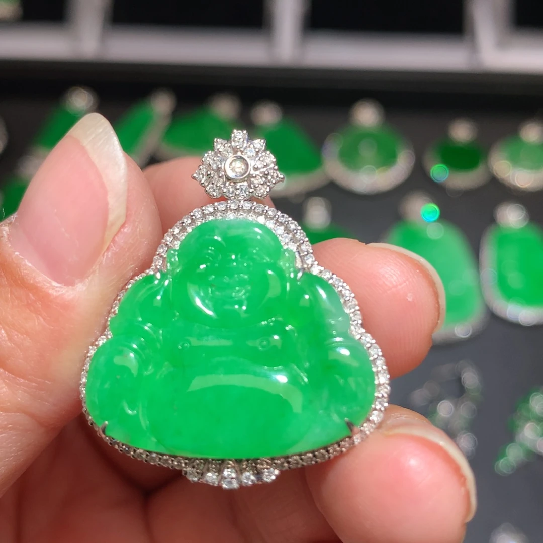 翡翠颈饰18K金镶嵌老****）翡翠