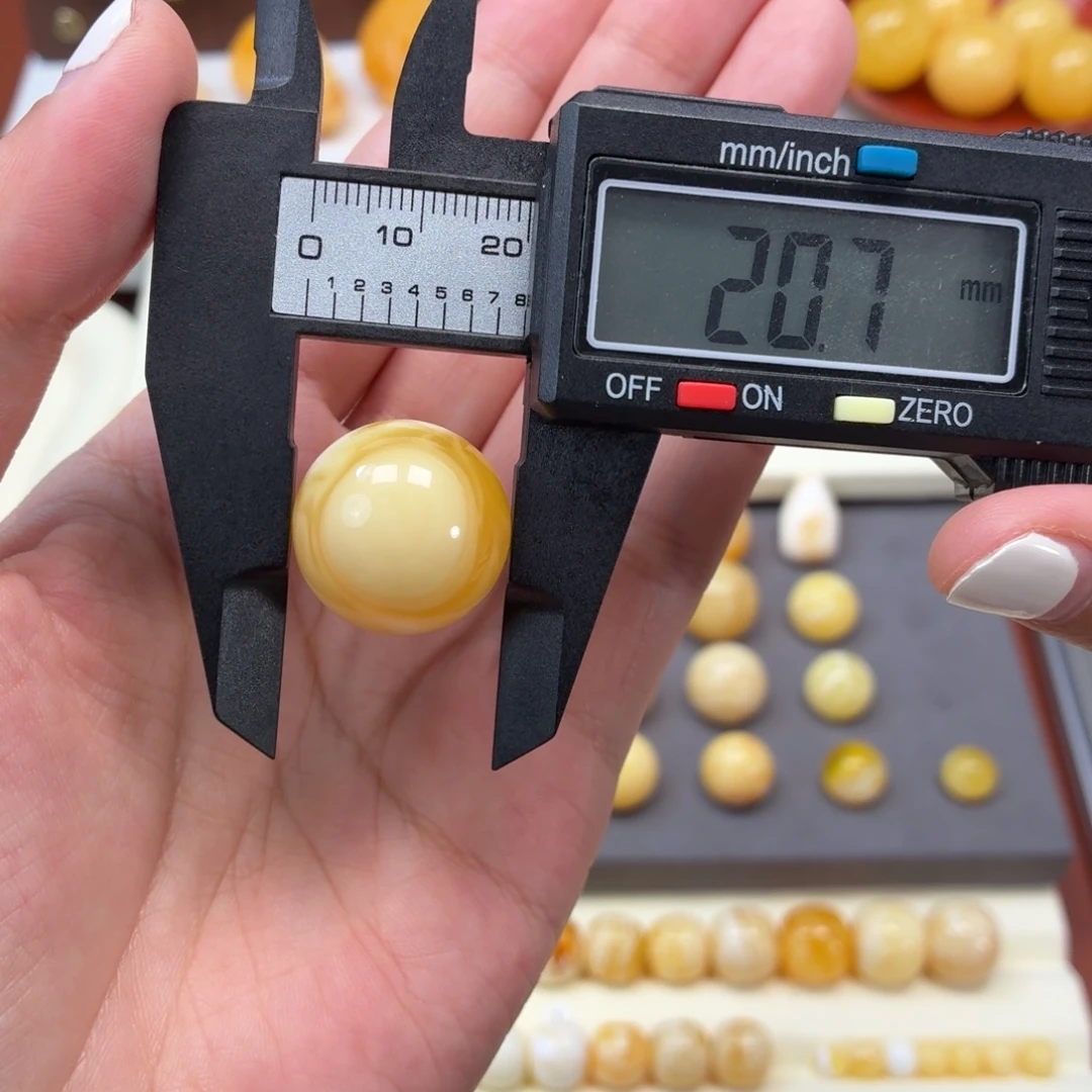 琥珀未镶嵌裸石俄料20.7mm