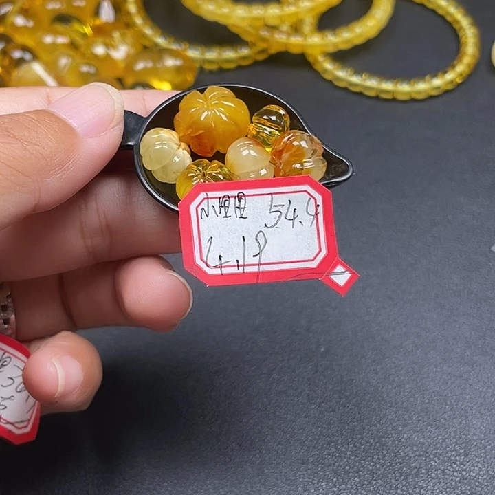 ****田裸石琥珀未镶嵌蜜蜡