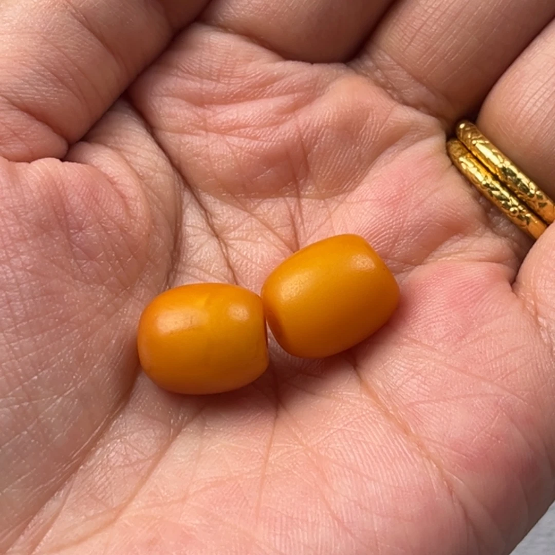 Y***g琥珀未镶嵌颈饰老蜜蜡