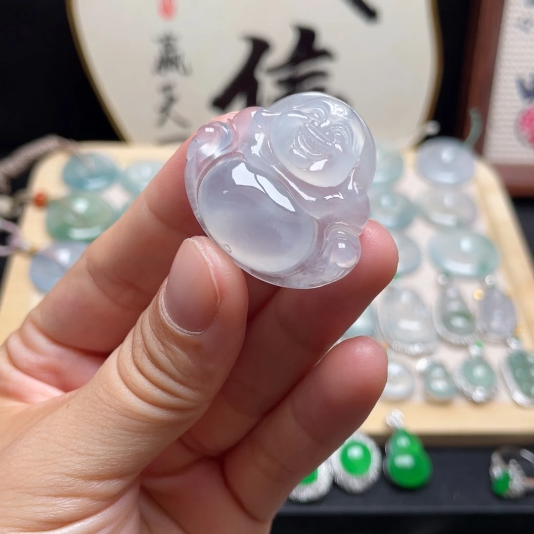翡翠未镶嵌颈饰佛公