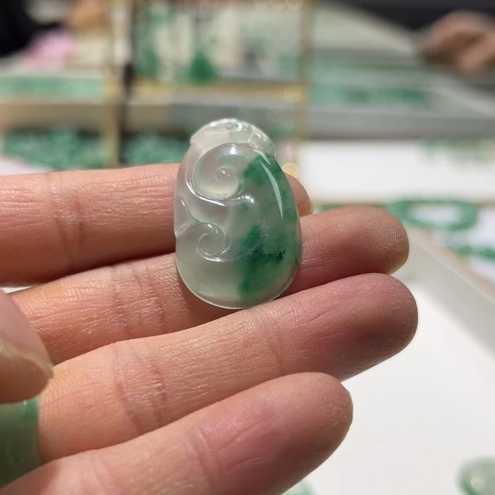 石英质玉颈饰合金Y**.