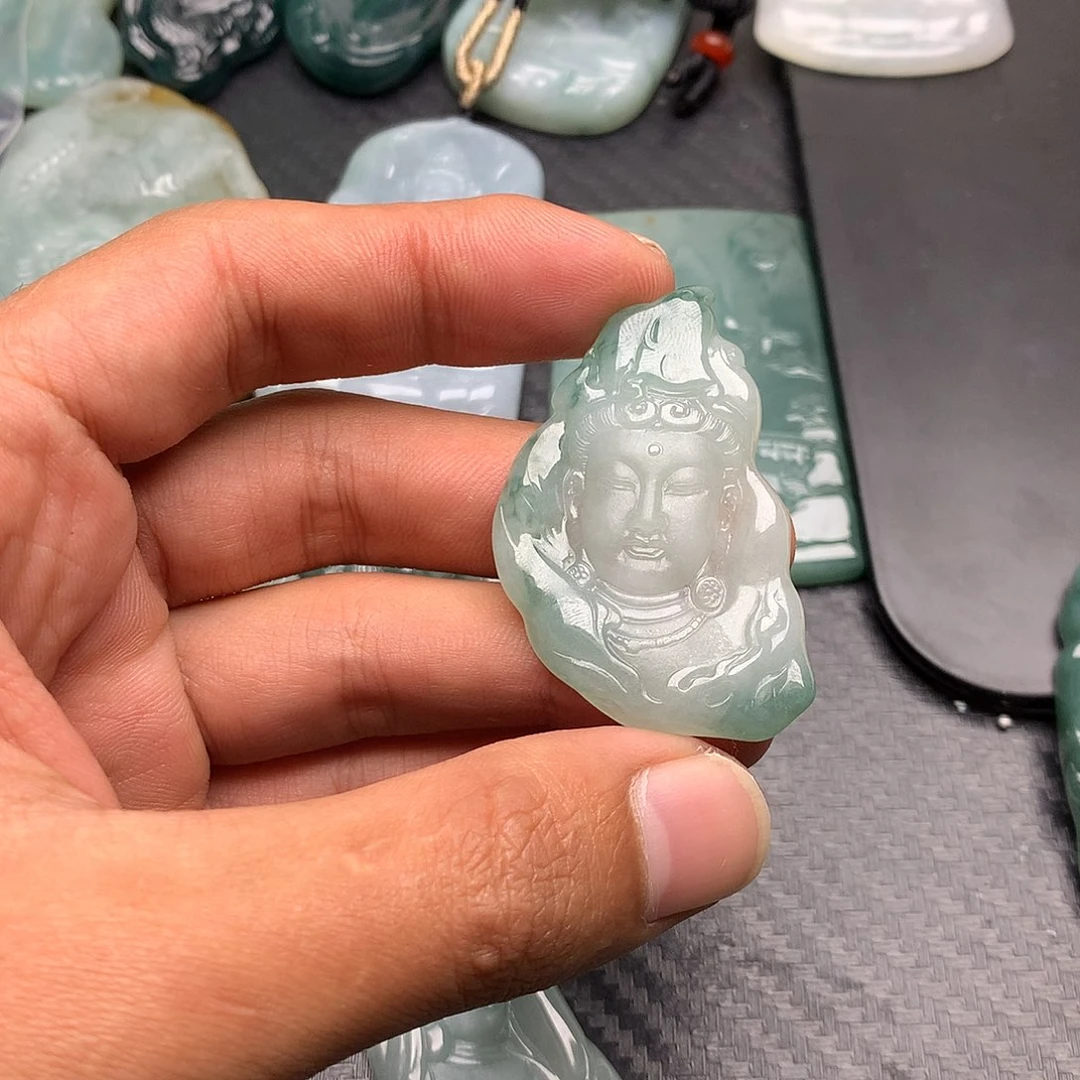 小***翡翠未镶嵌颈饰缅甸天然翡翠a货