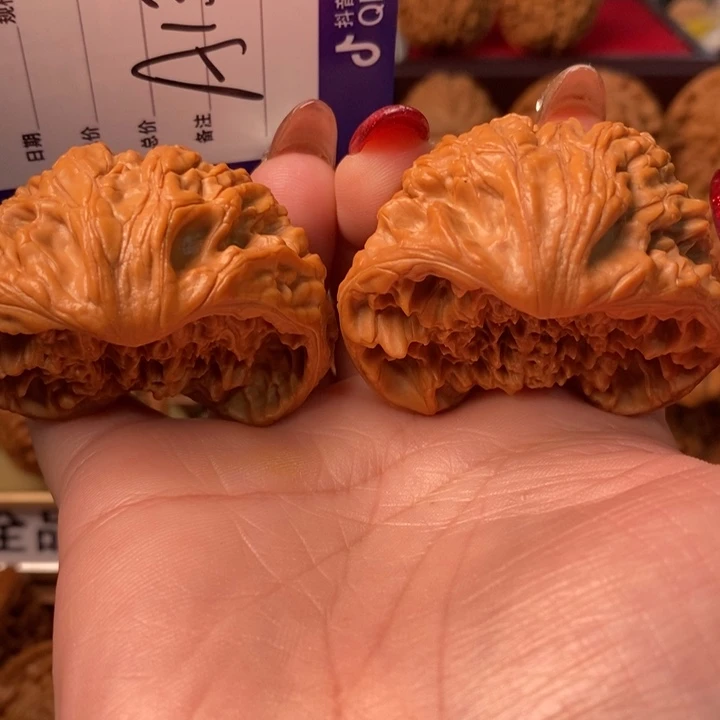 桃核把件精品大蛇王