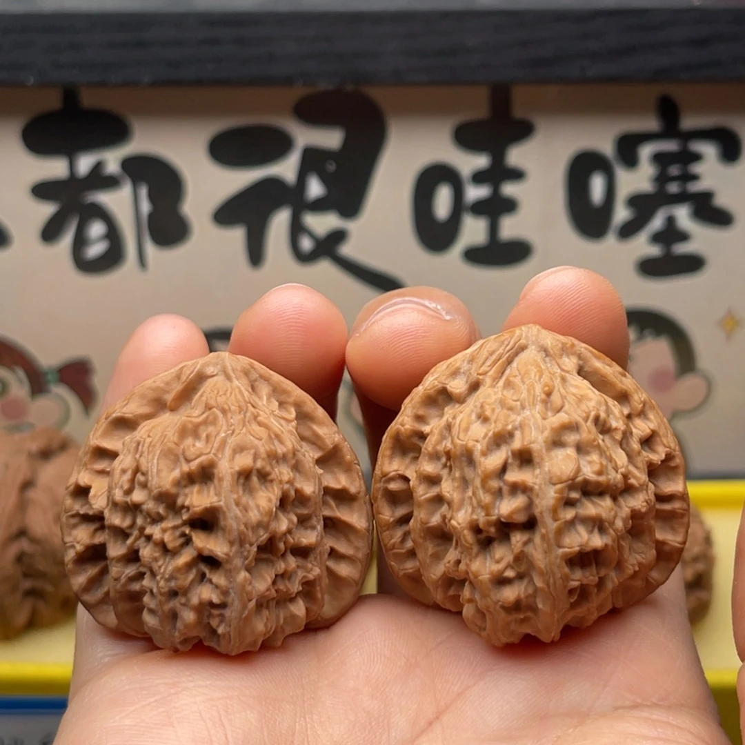 文玩核桃吊坠38白狮子