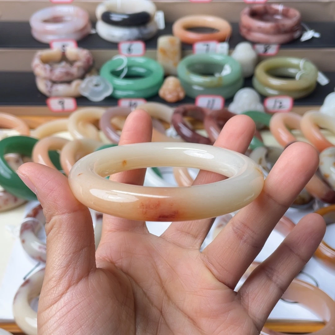 石英质玉未镶嵌手镯