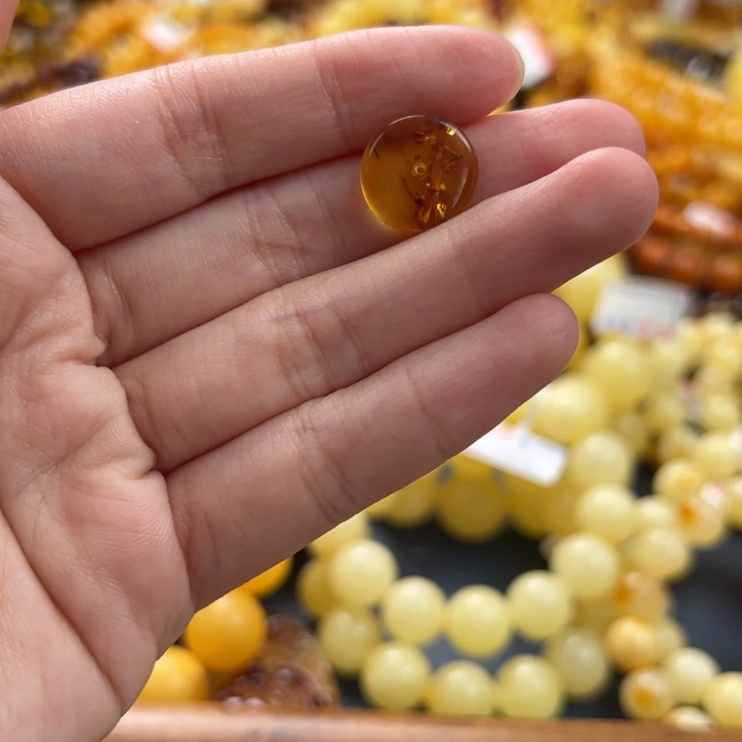 未镶嵌琥珀珠宝奇石