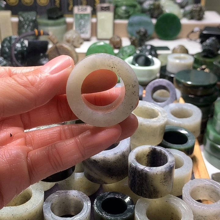 大****和田玉未镶嵌珠宝半成品