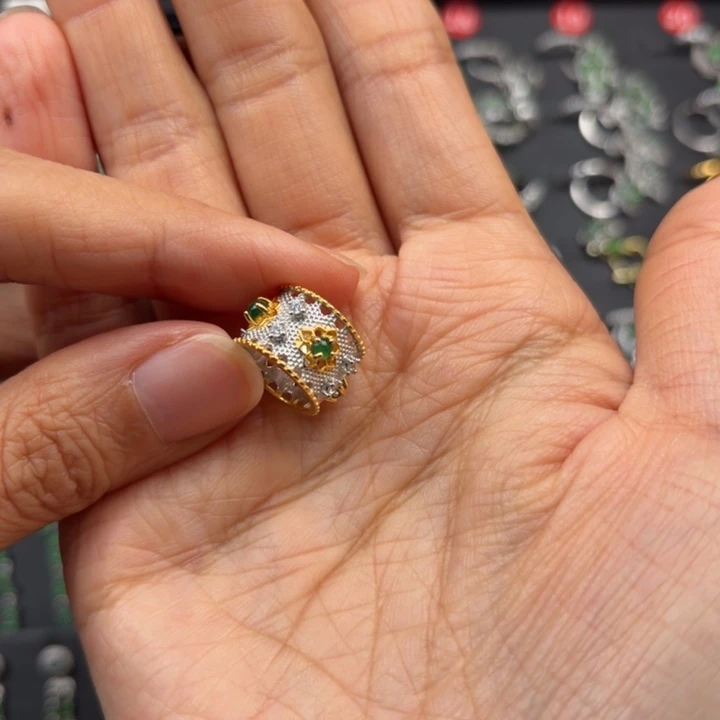 爱***海翡翠银S925镶嵌耳饰