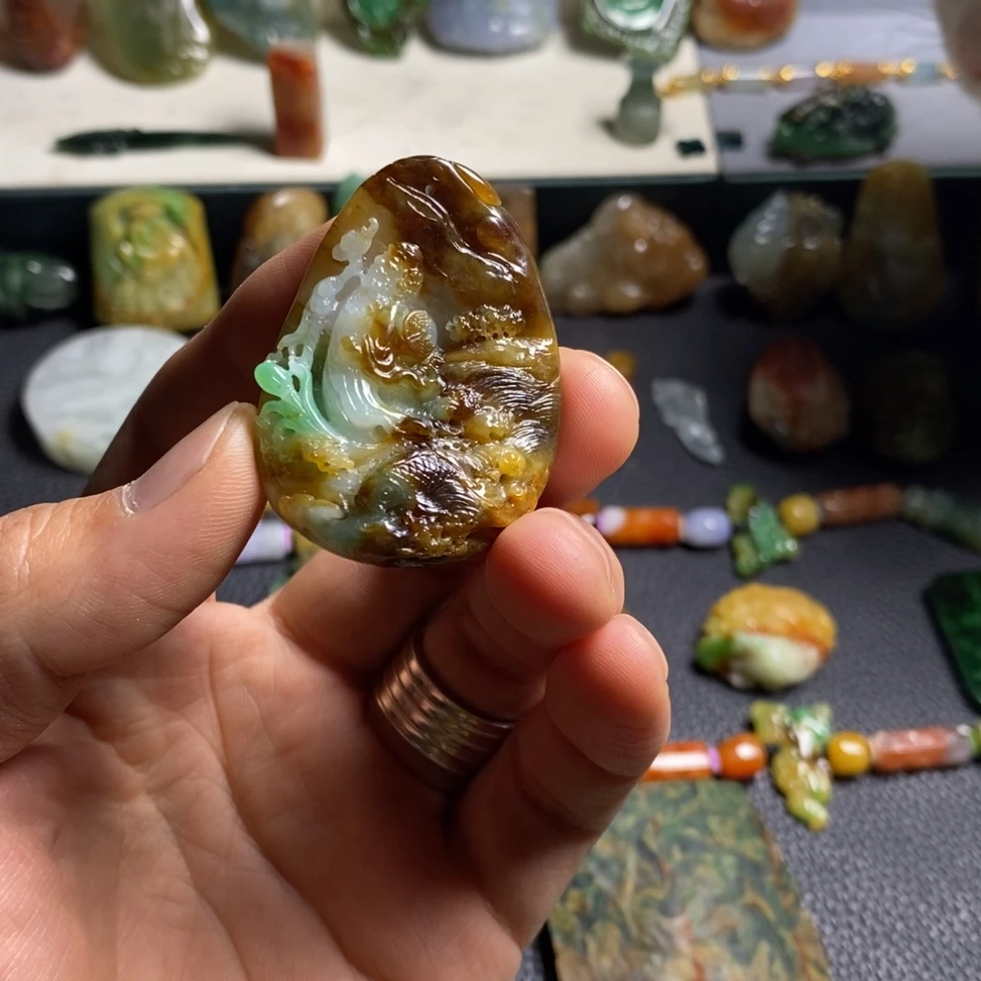 翡翠颈饰未镶嵌?***中