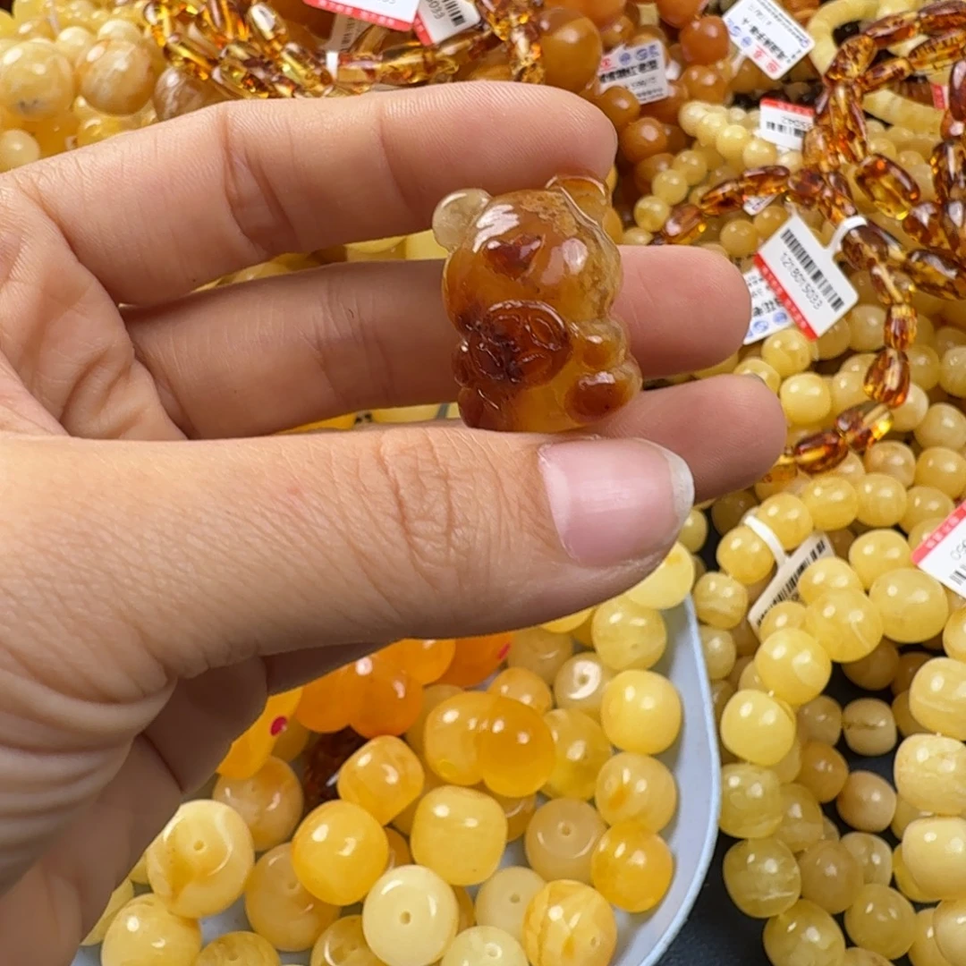 琥珀未镶嵌珠宝奇石