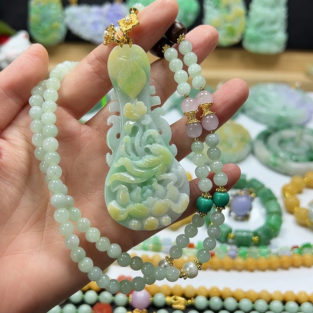 翡翠未镶嵌颈饰吊坠