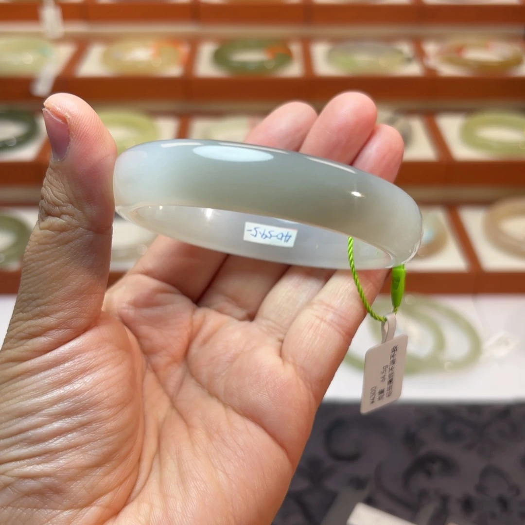 和田玉未镶嵌手镯一口烟雾紫宽胎特色手镯