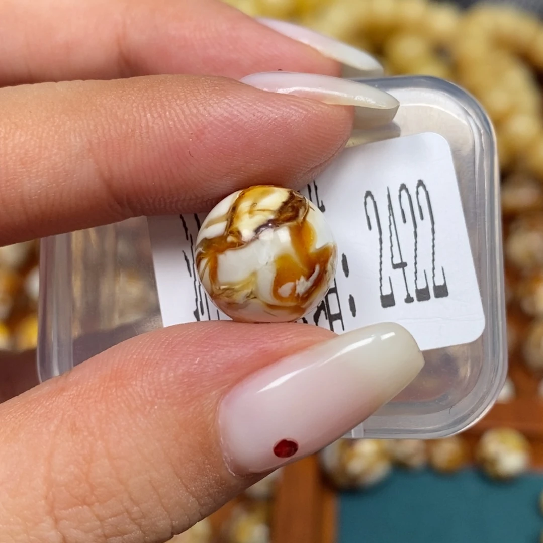 蜜蜡未镶嵌珠宝奇石2422