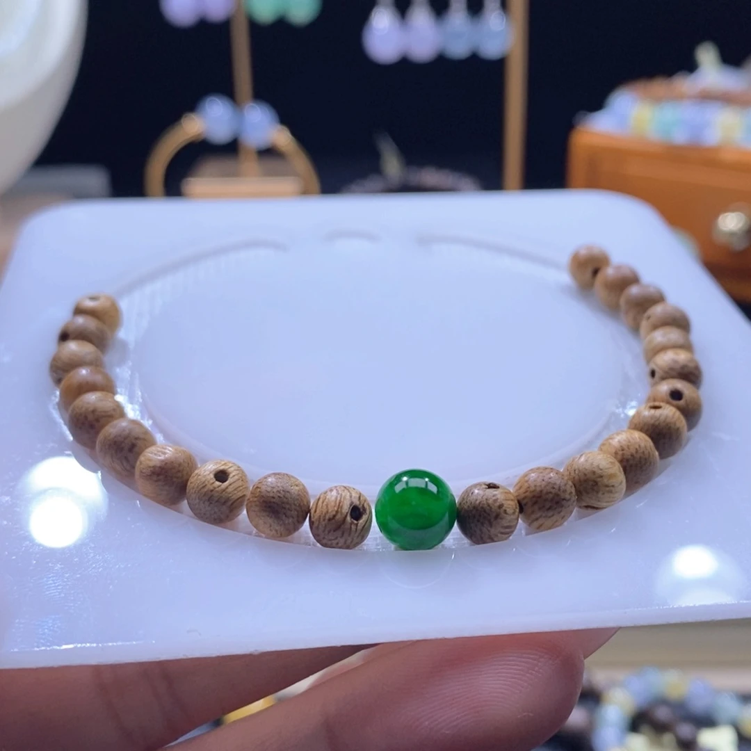 翡翠未镶嵌吊坠(不含链)肯*翡翠辣绿珠手串