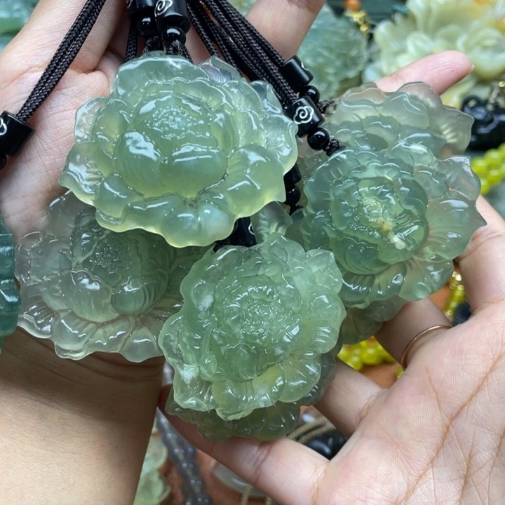 蛇纹石玉未镶嵌吊坠