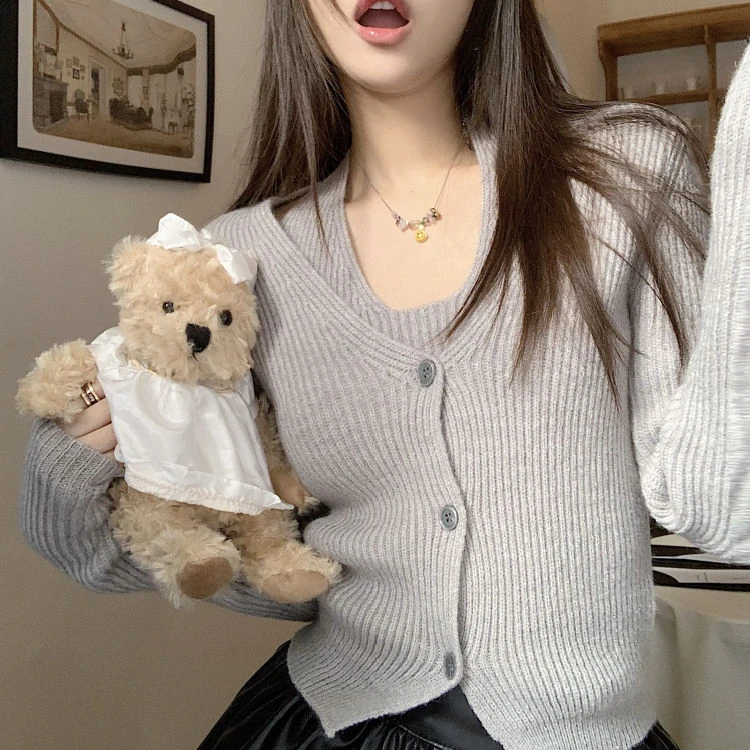 秋冬季新款纯欲辣妹设计感两件套挂脖短款针织开衫女毛衣正肩上衣