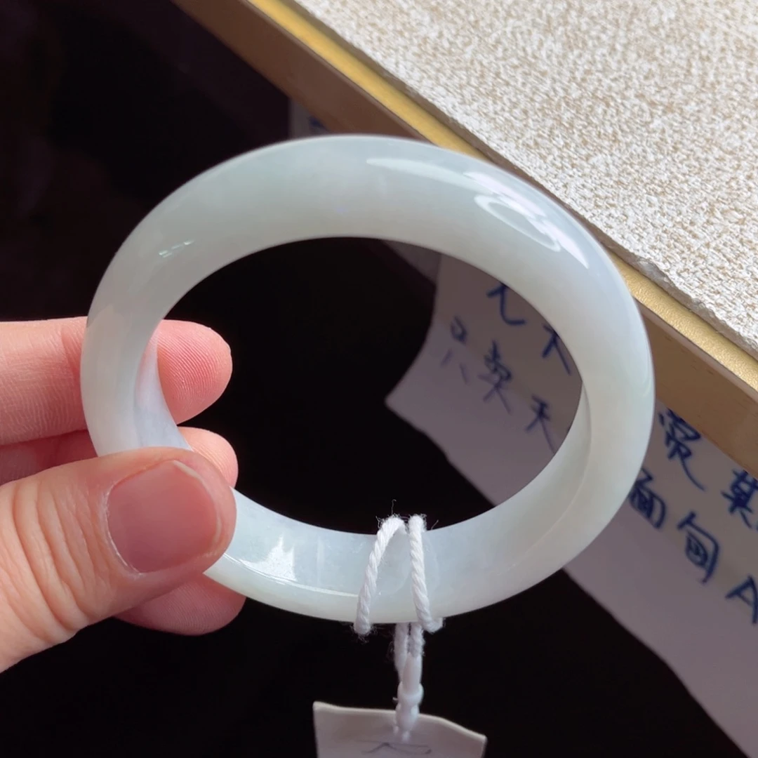 翡翠未镶嵌手镯手镯