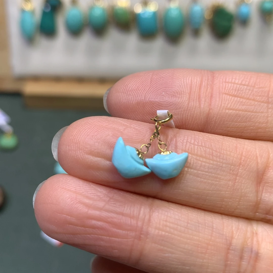 绿松石挂件18K金镶嵌