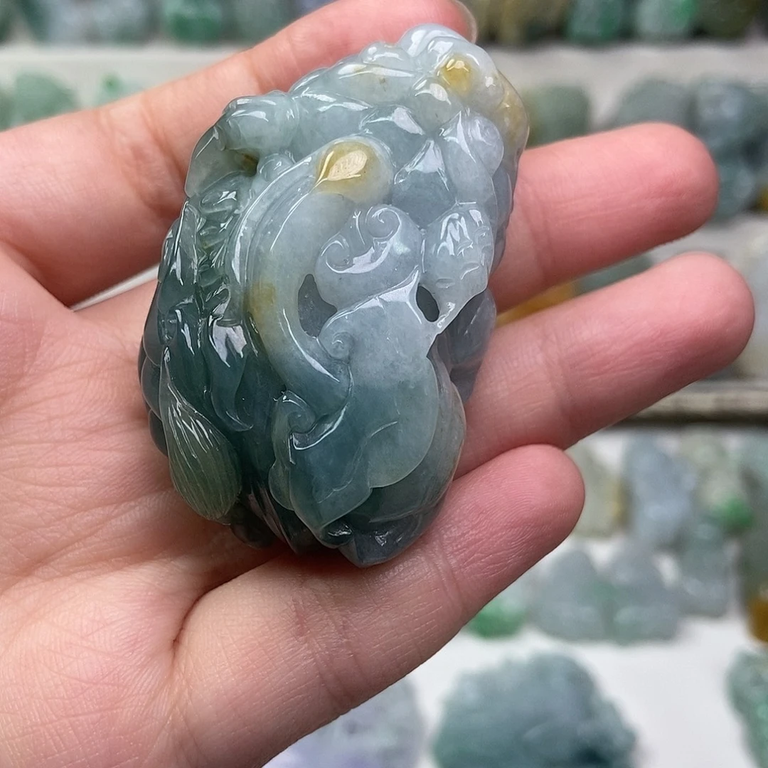 翡翠未镶嵌吊坠(赠链)口含珠