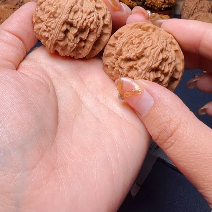 吊坠文玩核桃43球白