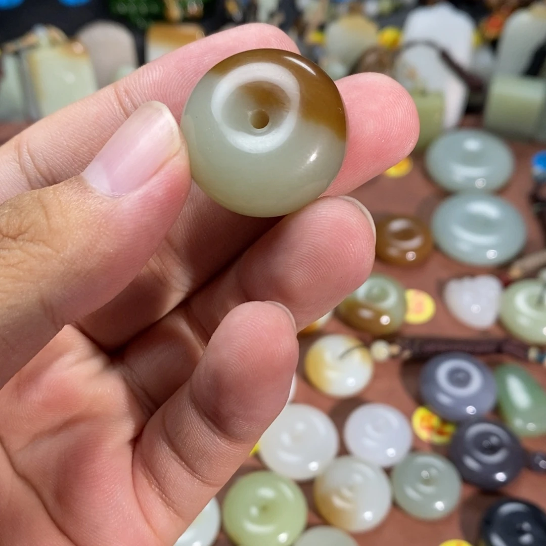 和田玉未镶嵌吊坠(不含链)