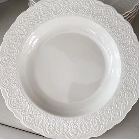 白瓷八寸深盘两个