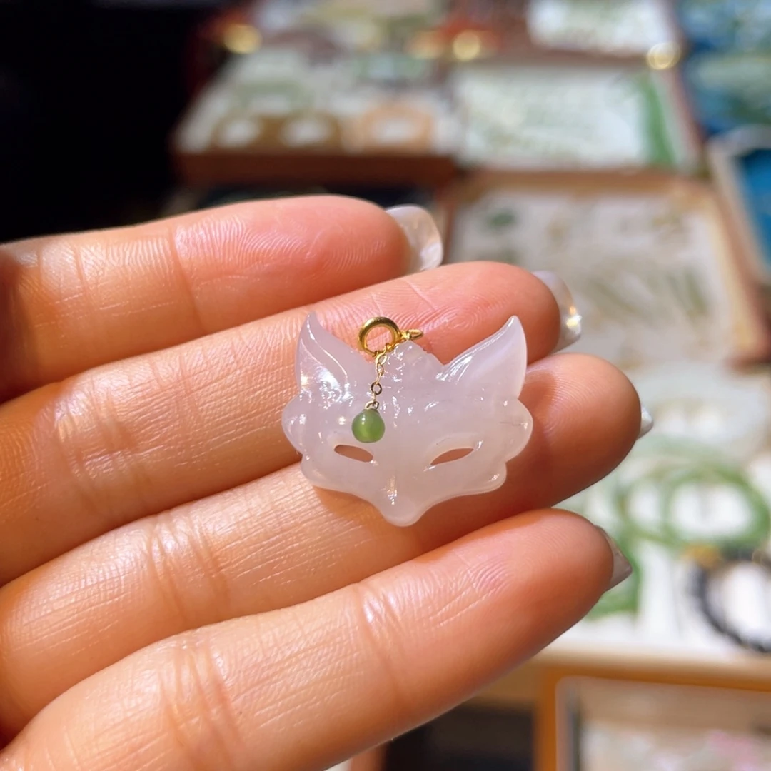 颈饰18K金镶嵌和田玉