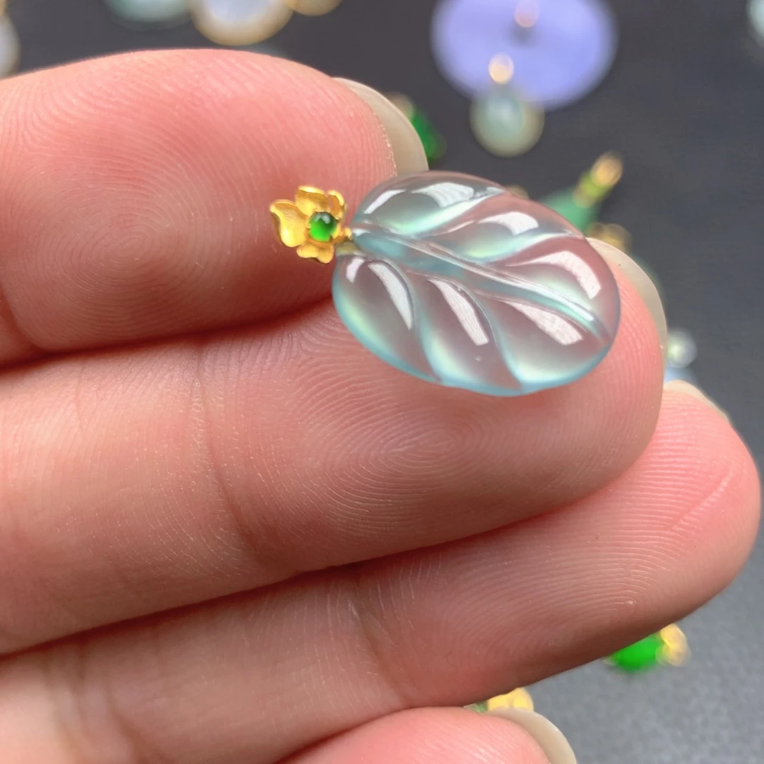 【闪购商品】颈饰18K金镶嵌翡翠翡翠