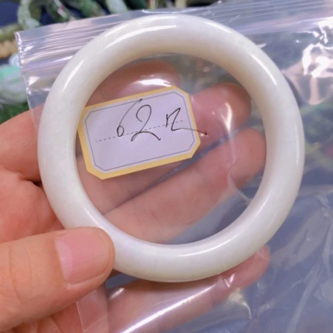【闪购商品】和田玉手镯未镶嵌淡****5