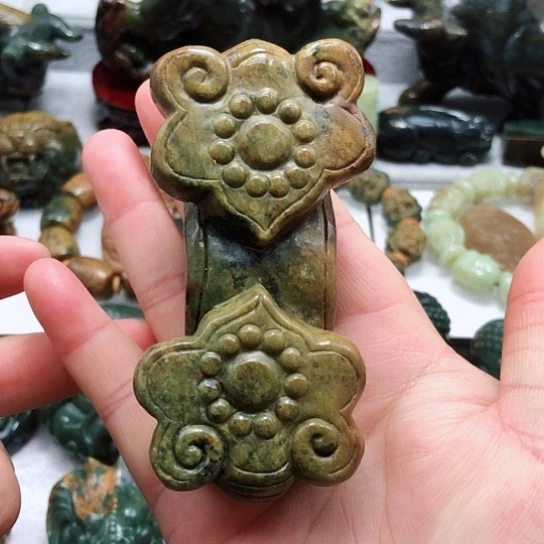 岫岩河磨玉（透闪石质玉）把件未镶嵌