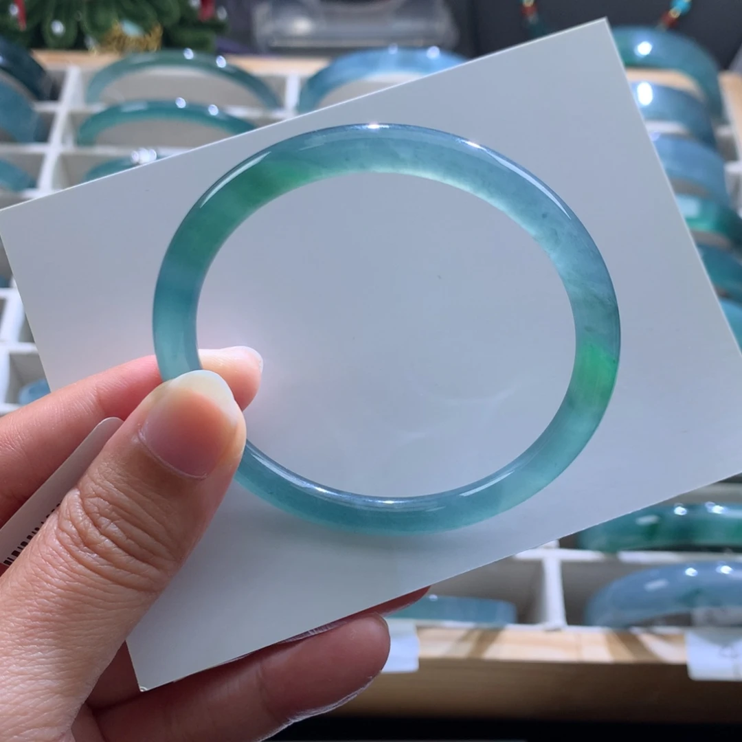 翡翠未镶嵌手镯阳绿圆条